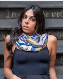Onde — Foulard in seta, fantasia astratta, annodato al collo — La Corte dei Foulard, DelixGo