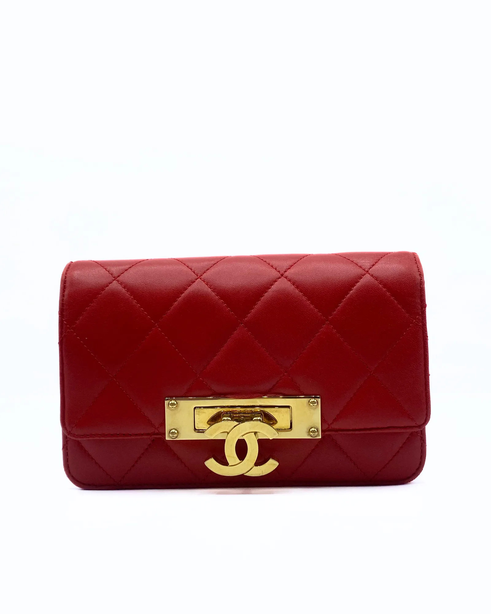CHANEL Golden Class Wallet on Chain — DelixGo Luxury Bags